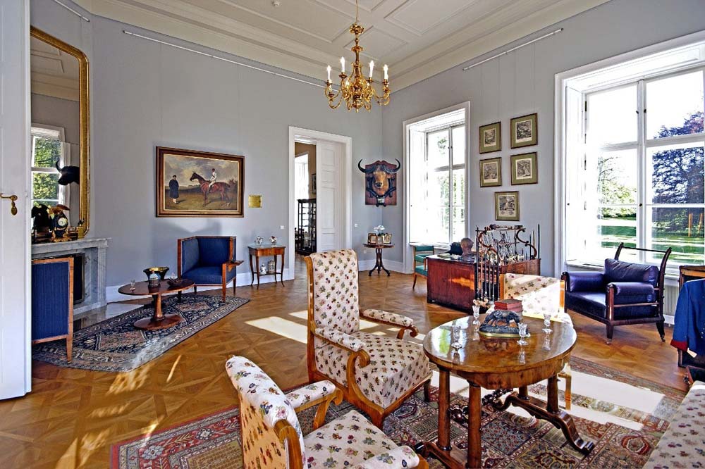 Nowy Pałac Kostelec nad Orlicí – wnętrze z historycznymi meblami