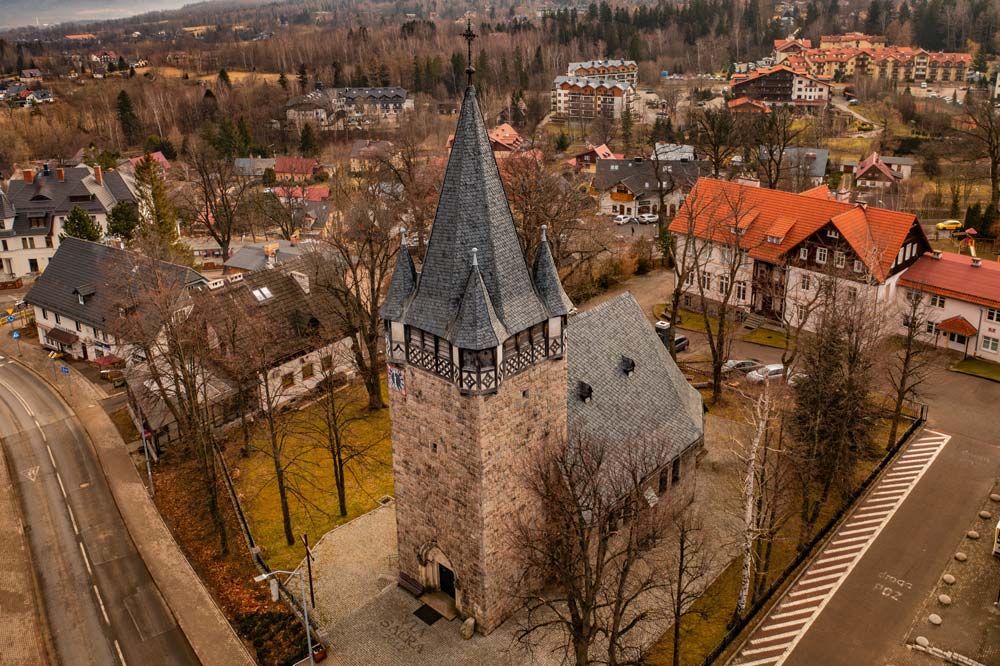 Kościół pw. Najświętszego Serca Pana Jezusa w Karpaczu - widok z góry