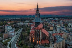 Katedra w Świdnicy — najwyższa wieża Śląska i barok ukryty we wnętrzu – zdjęcie tytułowe